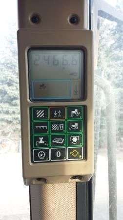 Panel sterujący w ciagniku John Deere 6900.