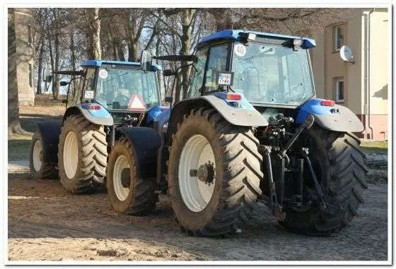 Ciągnik rolniczy New Holland TM140 2004 rok produkcji