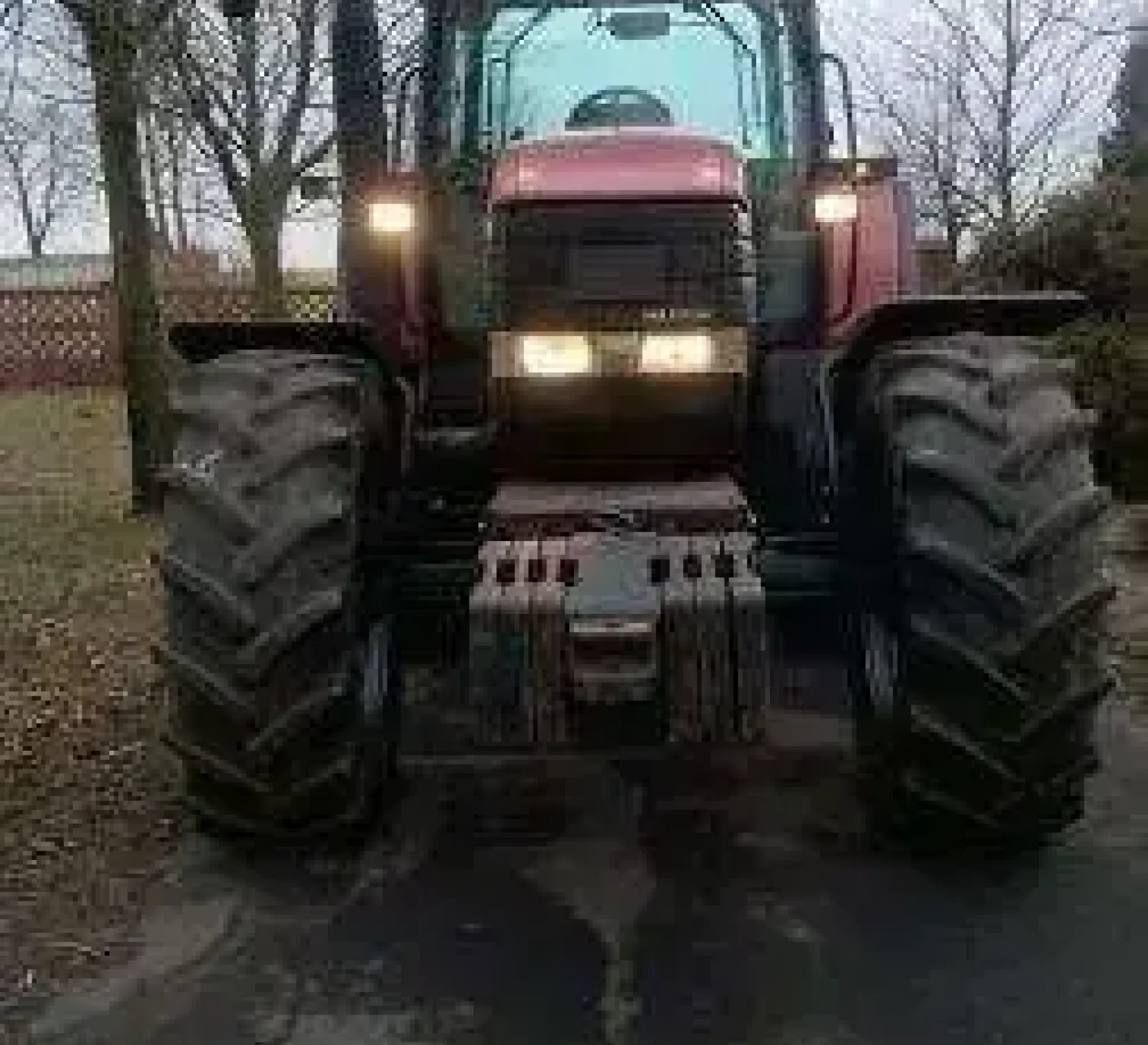 Przód ciągnika rolniczego Case MX 135