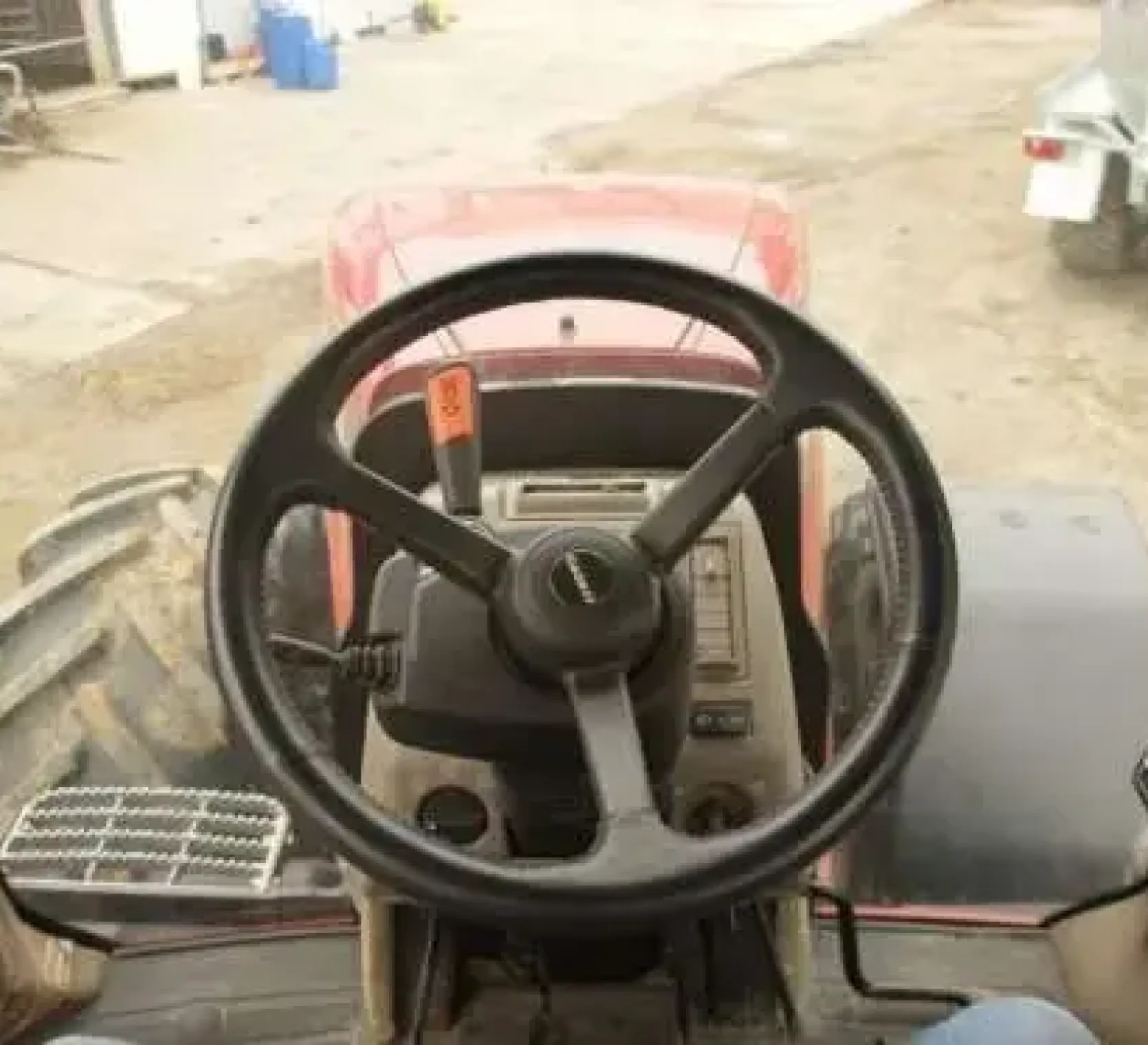 Kierownica i deska rozdzielcza ciągnika CASE IH MAGNUM 235