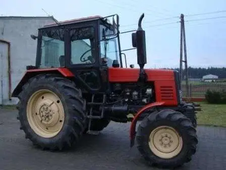 Używany garażowany ciągnik rolniczy MTZ 82TS