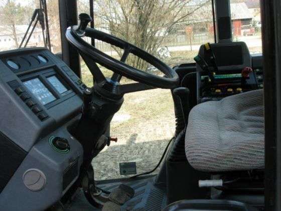 Siedzenie i kierownica w ciągniku rolniczym  Lamborghini Premium 1060 