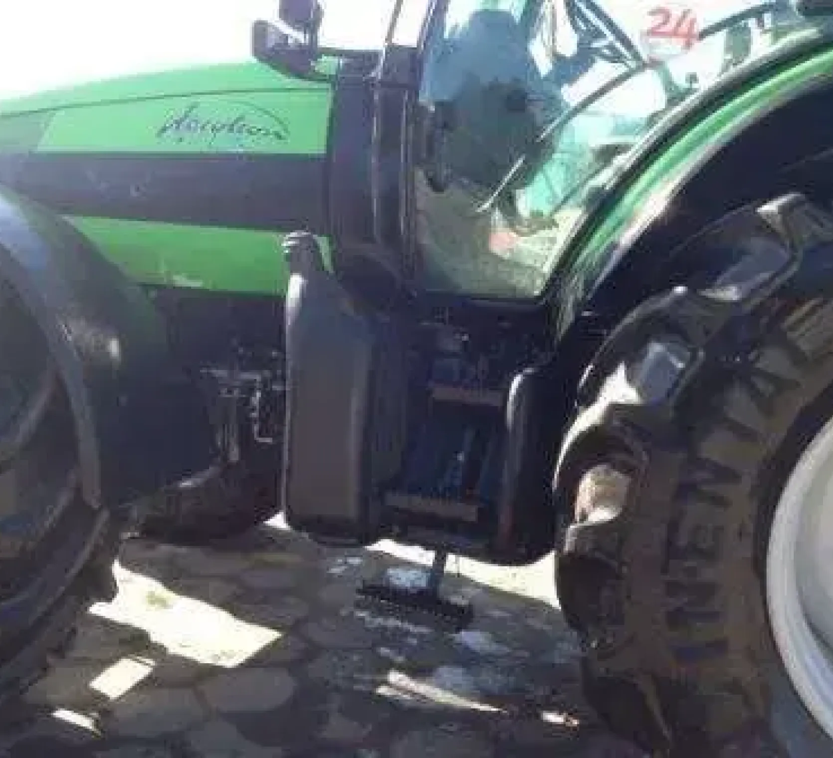 Używany ciągnik ciągnik Deutz-Fahr Agrotron L 720 rok produkcji 2010 rok produkcji 2010 zdjęcie lewej strony 