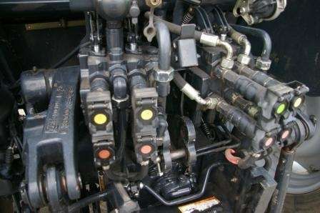 Rozdzielacze hydrauliczne ciągnika Deutz Fahr Agrotron 100
