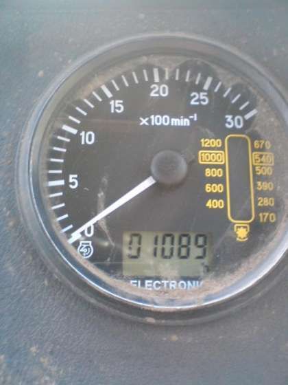 Stan licznika motogodzin w ciągniku używanym MTZ Belarus 1025.3