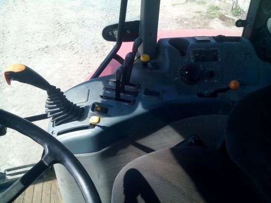 Dźwignie sterujace w ciągniku McCormik MTX 140