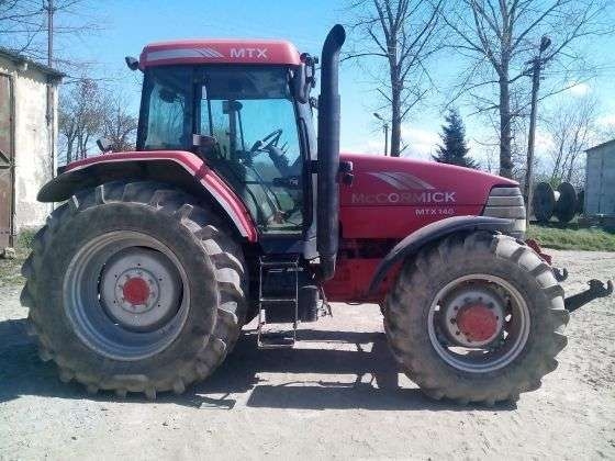 Prawy bok używanego ciągnika McCormik MTX 140