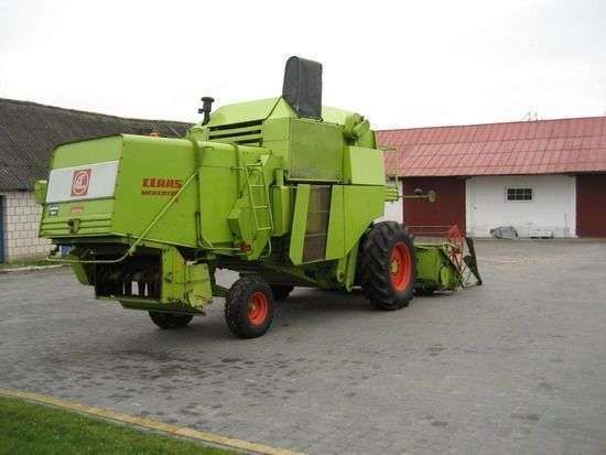 Claas Mercator 75 kombajn zbożowy używany widok z prawej strony