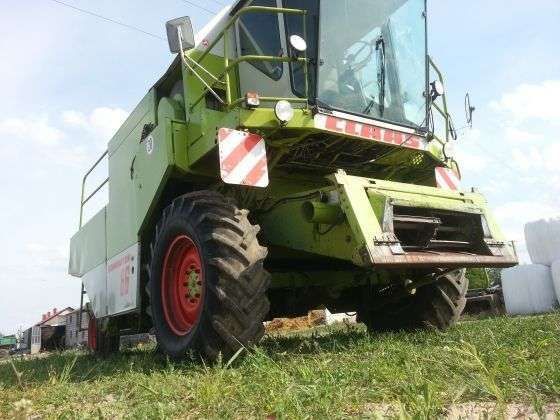 Claas Dominator 86 kombajn używany widok z przodu