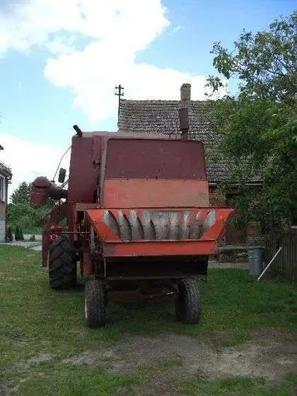 używany Kombajn zbozowy Bizon Z 056 1986 r zozdrabniacz słomy widok z tyłu
