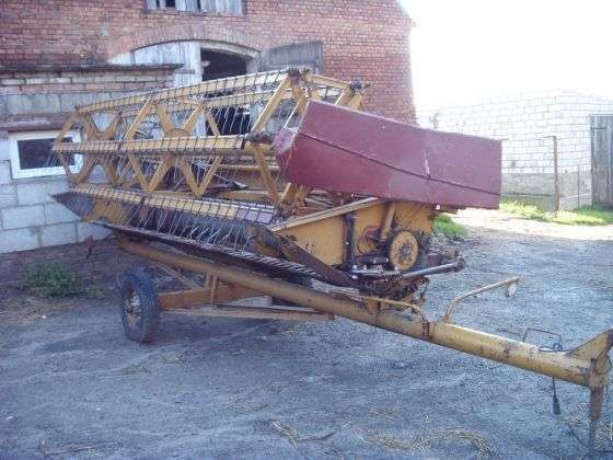używany heder z wózkiem transportowym kombajn zbożowy Z 056 1983 r