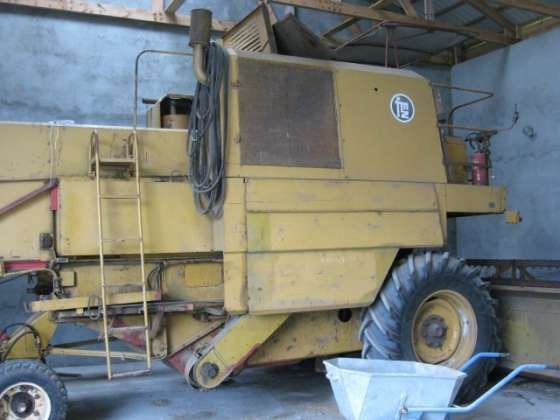 sprawny używany kombajn zbożowy BIZON Z 056 1980 r bez kabiny wąskie koła