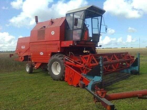 heder ze stołem do rzepaku używany kombajn zbożowy Bizon Rekord Z 058 1989 r