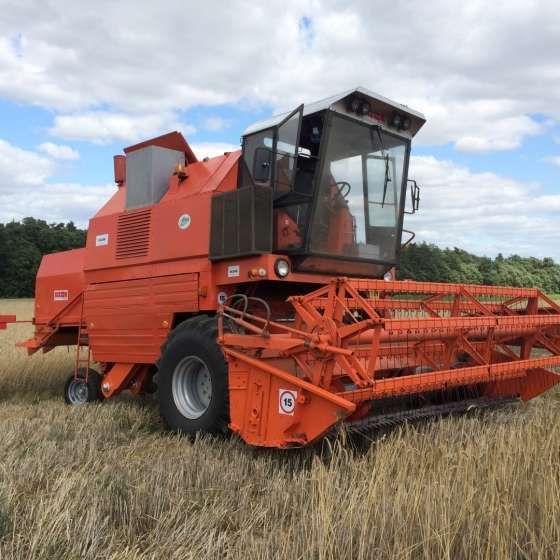 powiększona chłodnica wody używany kombajn zbożowy bizon Rekord Z 058 1990 r