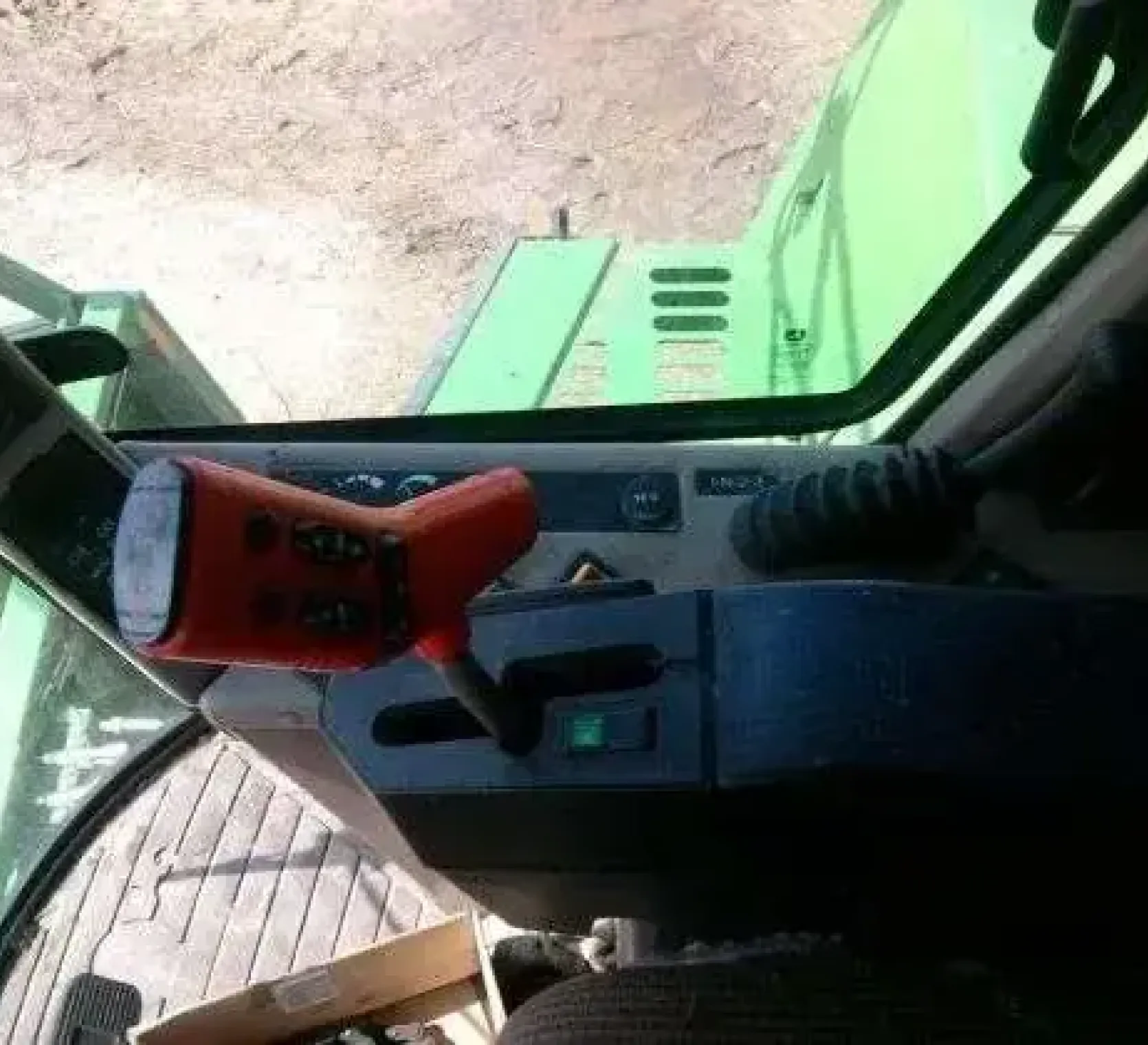 Panel sterowania w kombajnie JD CWS 1450