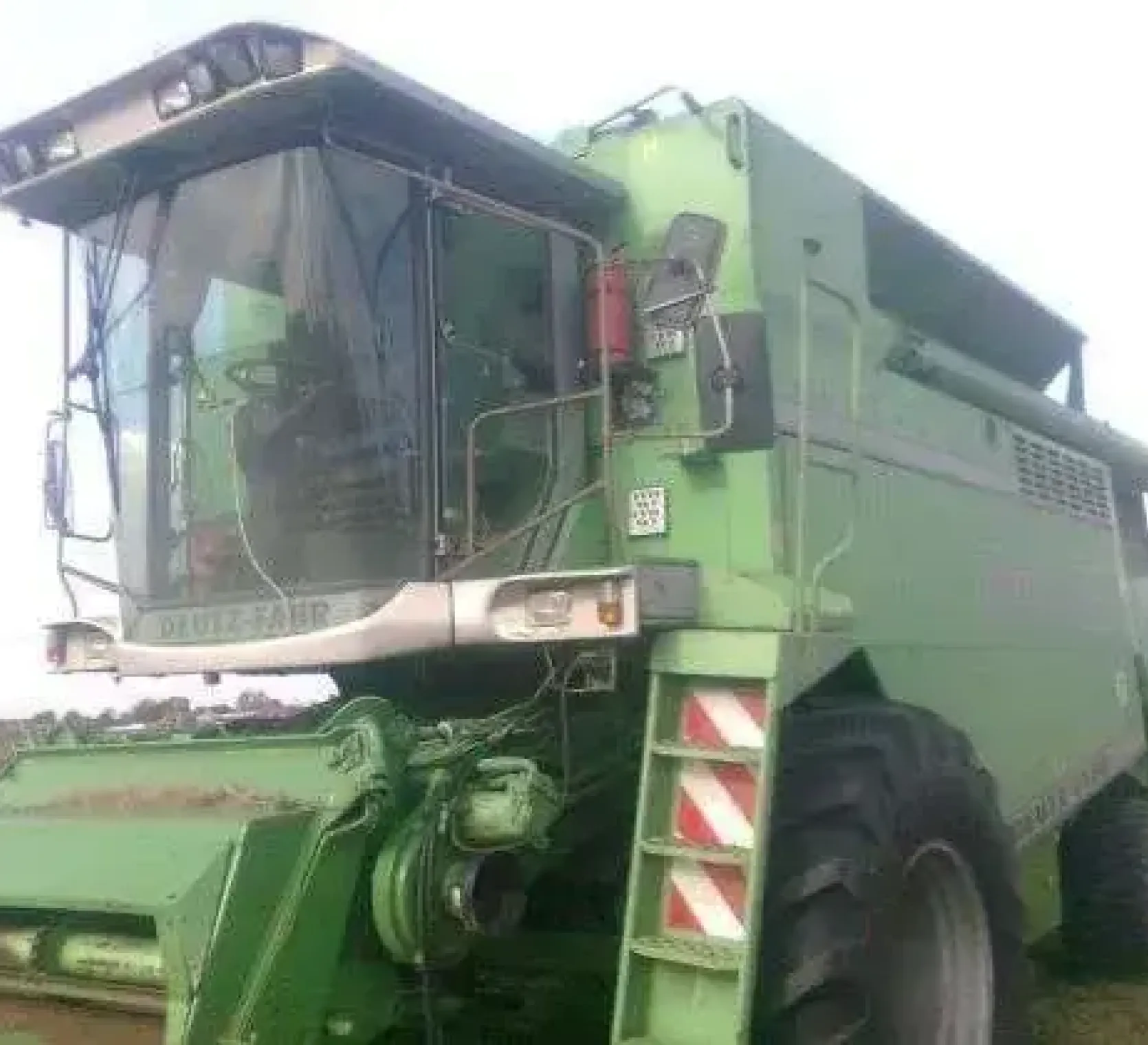 Używany kombajn zbożowy DEUTZ-FAHR TOPLINER 8XL rok produkcji 1999 wyposażony w heder 6,3m wózek do hedera klimatyzację korbanek.pl