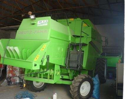 Widok z tyłu zielony kombajn Deutz-Fahr 5485 HT w idealnym stanie rok produkcji 2007 korbanek.pl