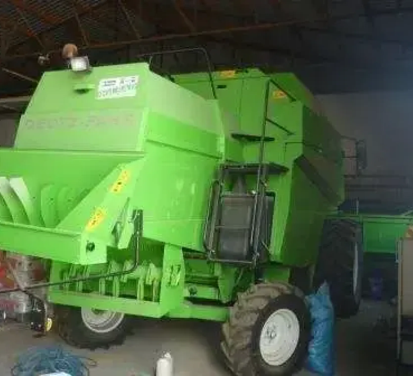 Widok z tyłu zielony kombajn Deutz-Fahr 5485 HT w idealnym stanie rok produkcji 2007 korbanek.pl