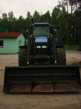 Ciągnik rolniczy New Holland TM 125 moc 125 koni
