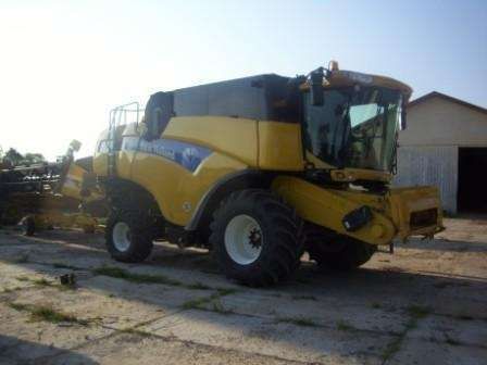New Holland CX880 kombajn zbożowy 2005 rok