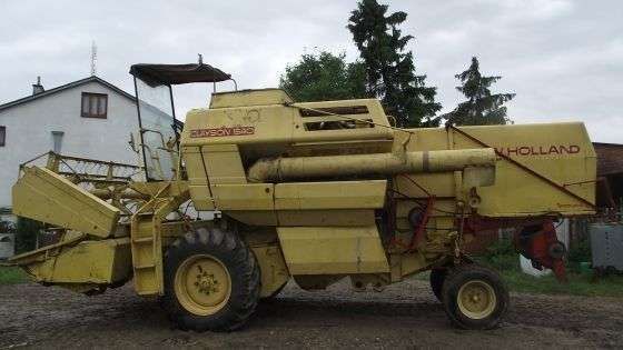 Kombajn zbożowy New Holland 1540 z sieczkarnią