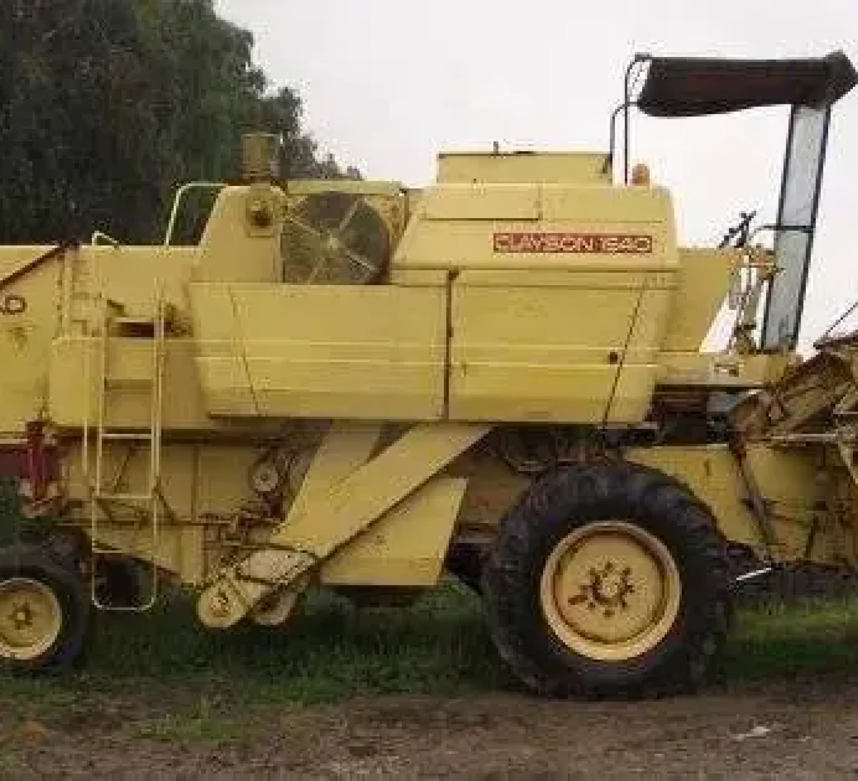 Kombajn zbożowy New Holland 1540 używany na korbanek.pl