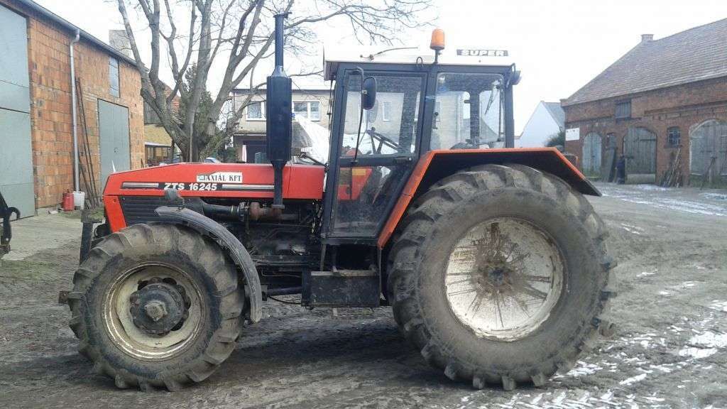ciągnik rolniczy Zetor 16245 używany do sprzedania zdjęcie lewy bok