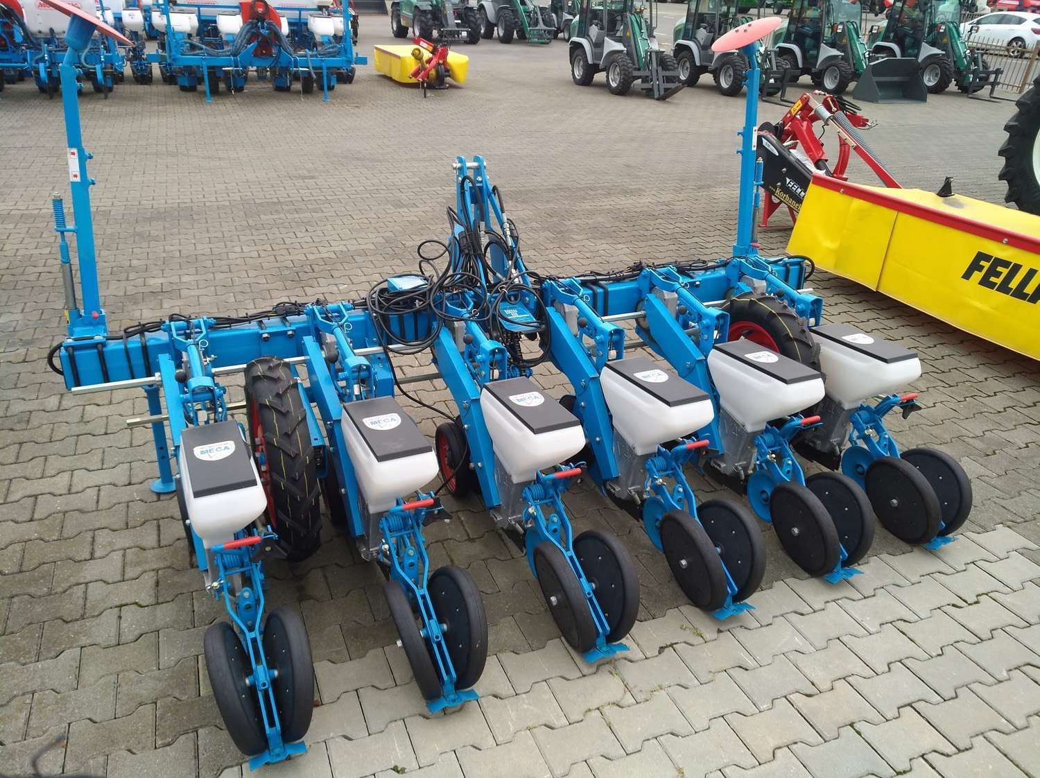Siewnik do buraków otoczkowanych mechaniczny 6-rzędowy
