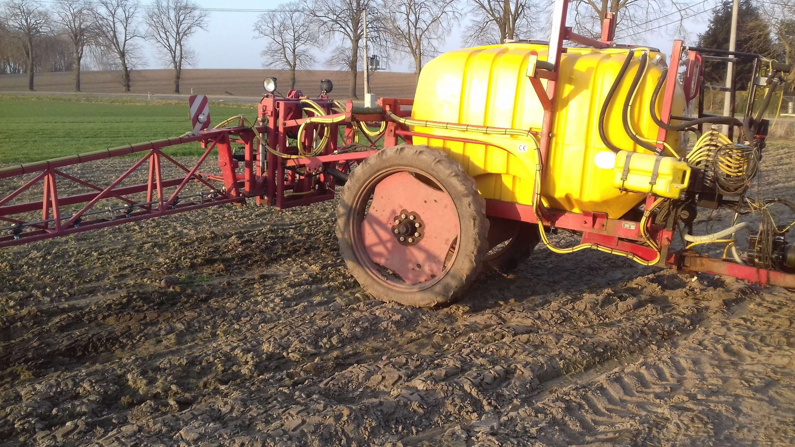 Tad-Len TL-2518 opryskiwacz koloru żółtego korbanek.pl