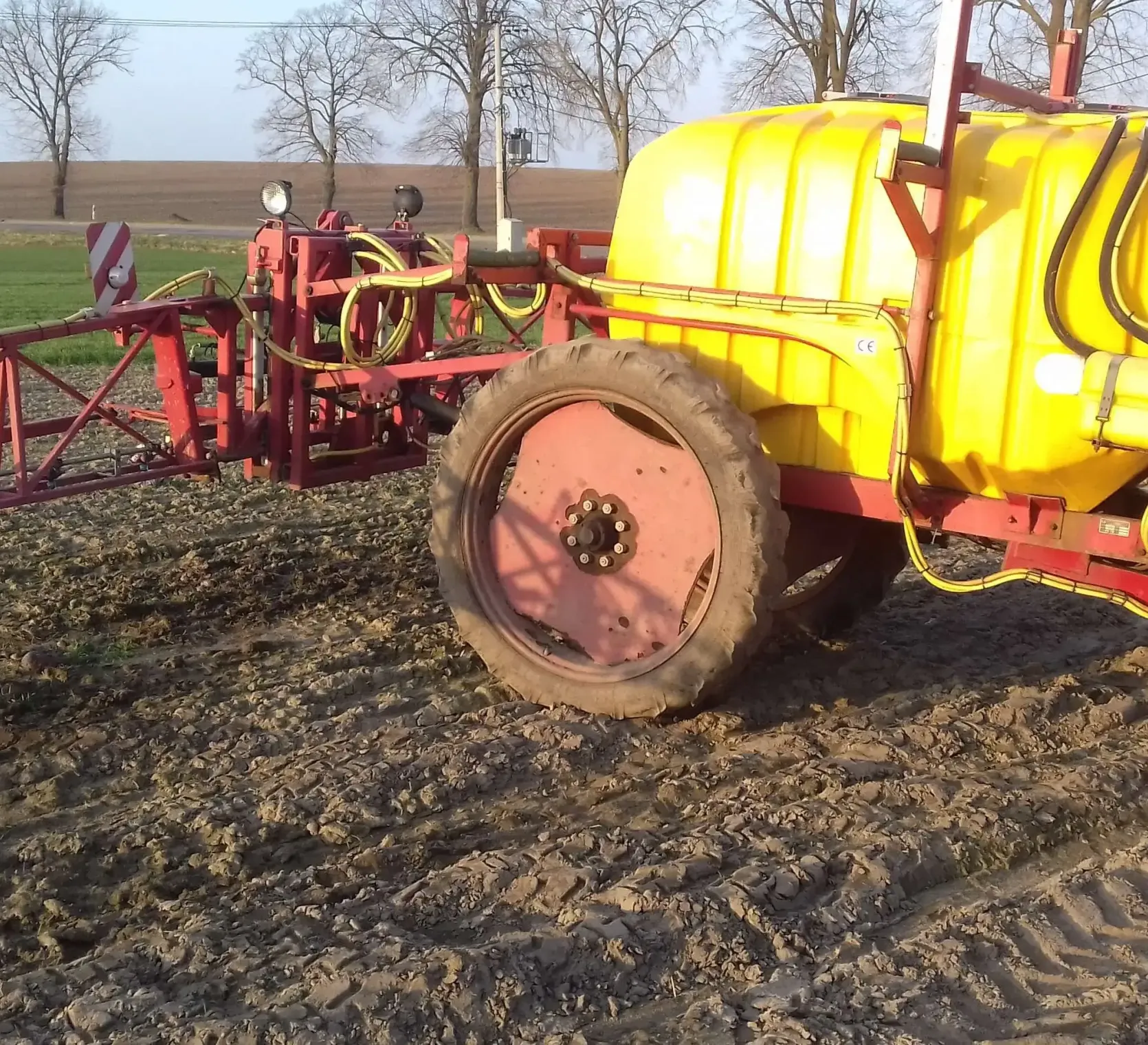 Tad-Len TL-2518 opryskiwacz koloru żółtego korbanek.pl
