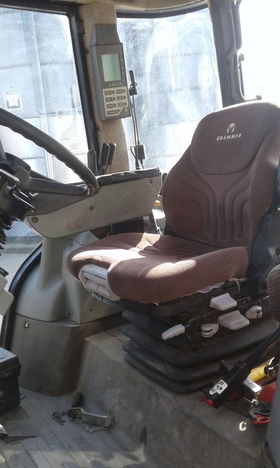 Fotel Operatora Ciągnika Massey Ferguson 8240