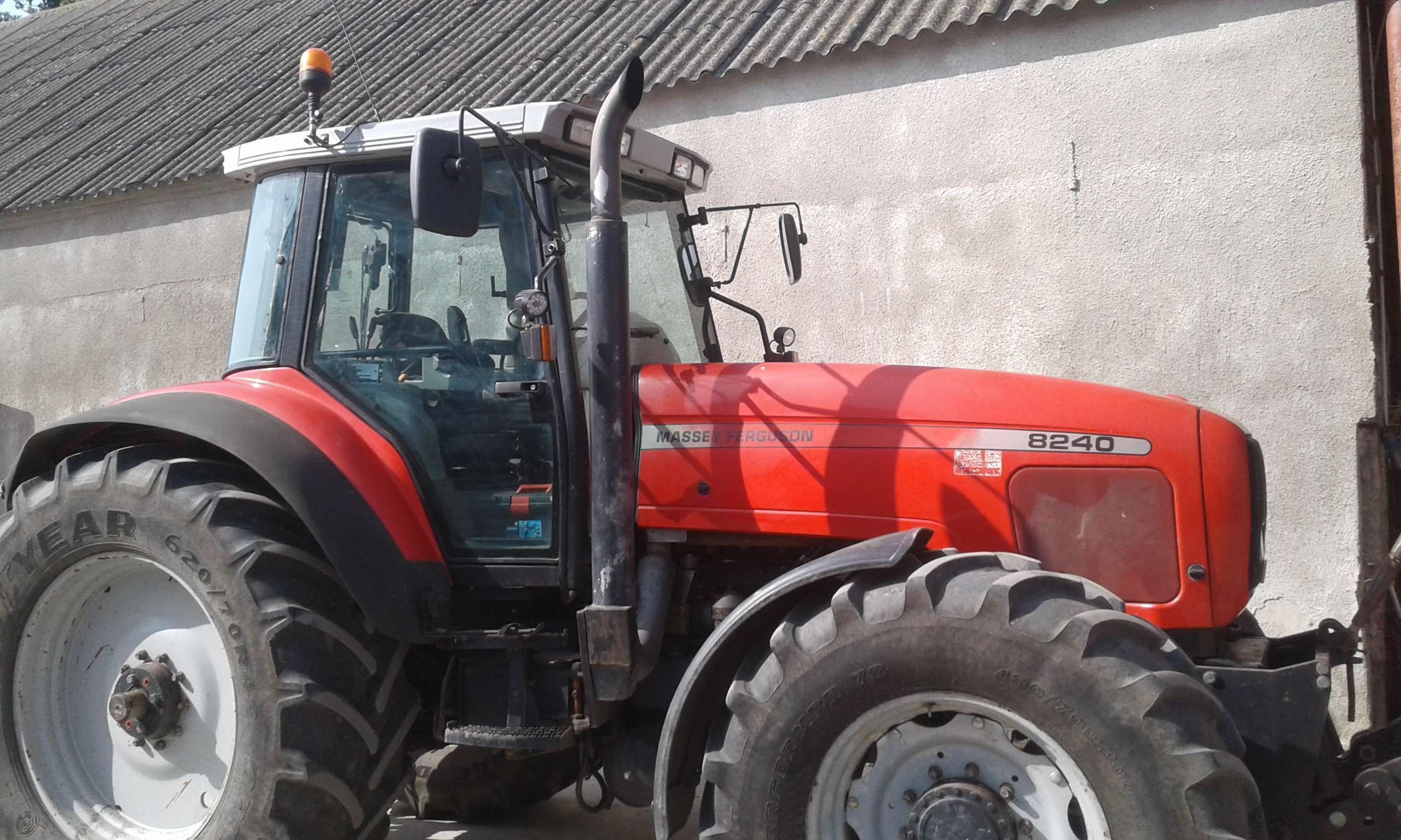Kultowy i bezawaryjny Massey Ferguson 8240