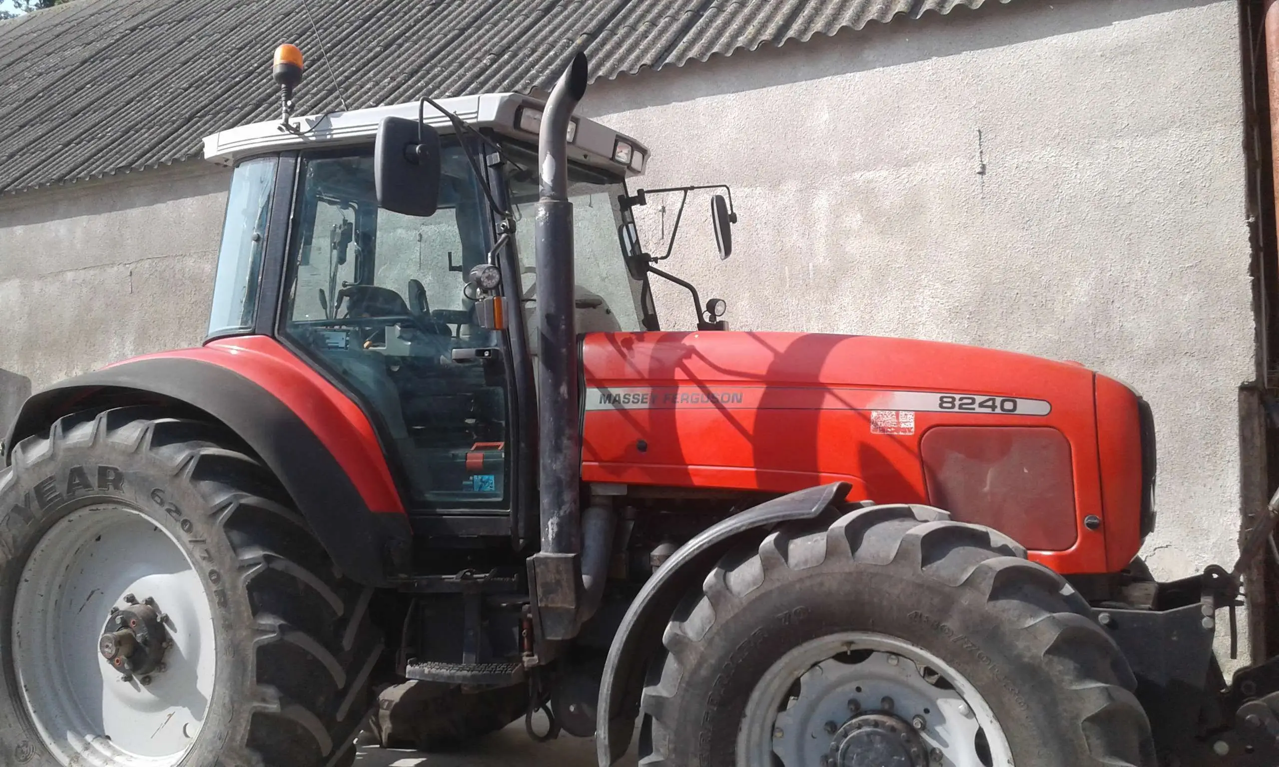 Kultowy i bezawaryjny Massey Ferguson 8240