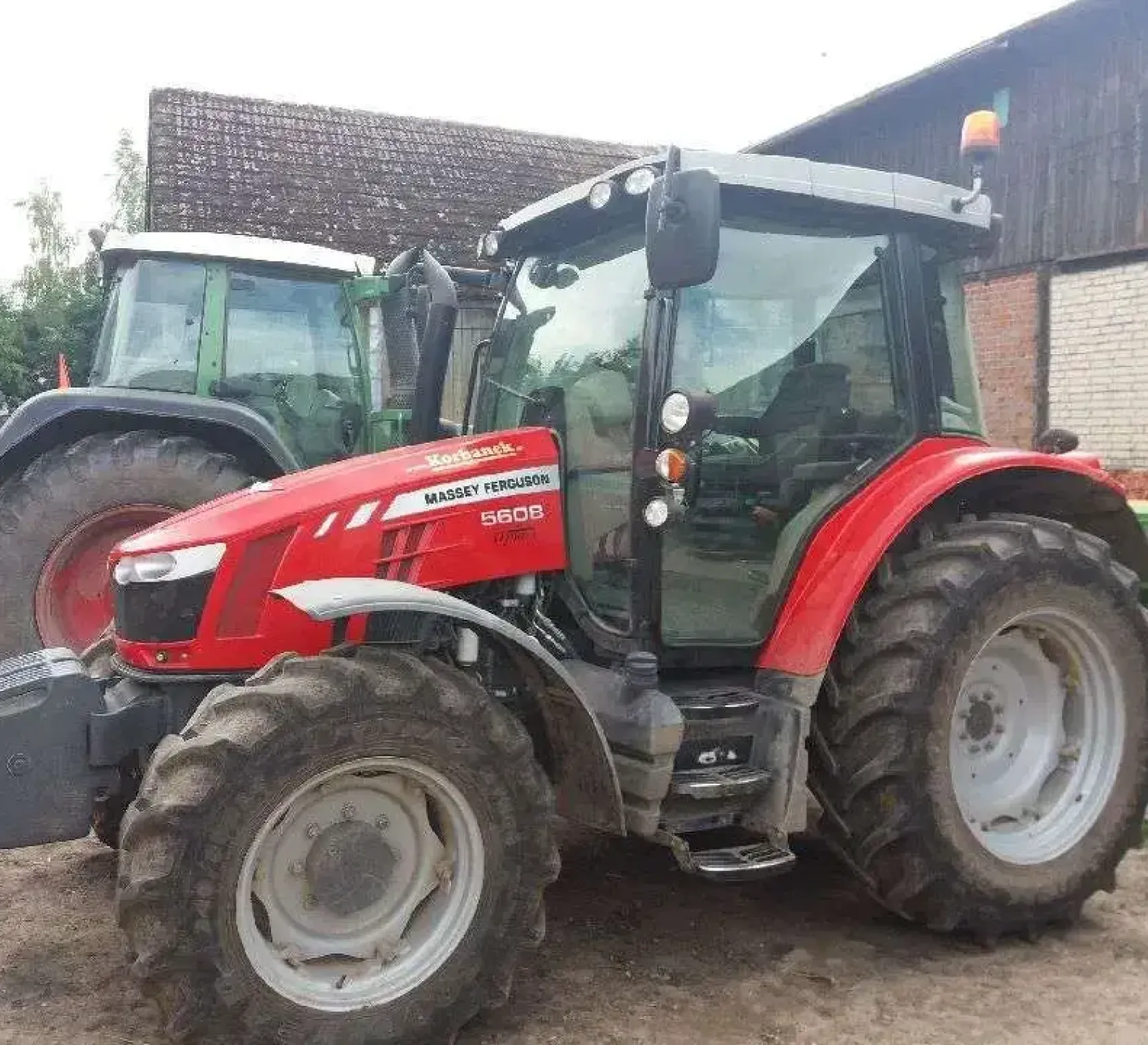 Sprzedam Używany Ciągnik MF 5608