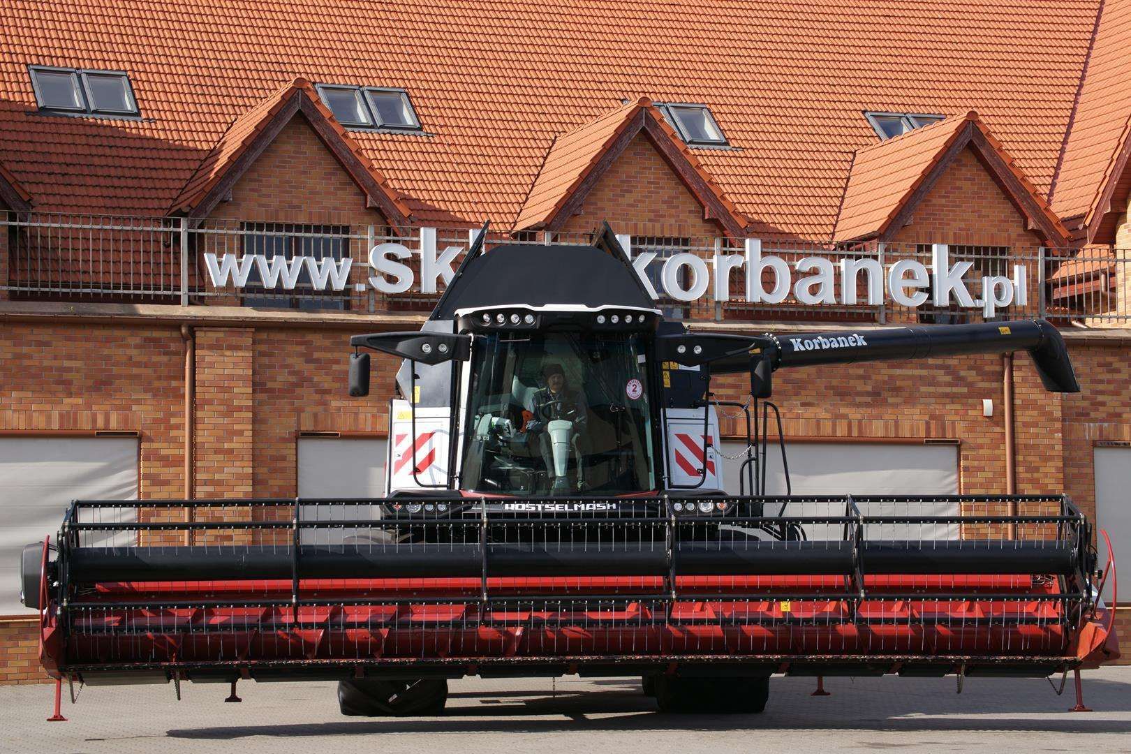 kombajn zbożowy Rostselmash RSM 161 heder www.korbanek.pl
