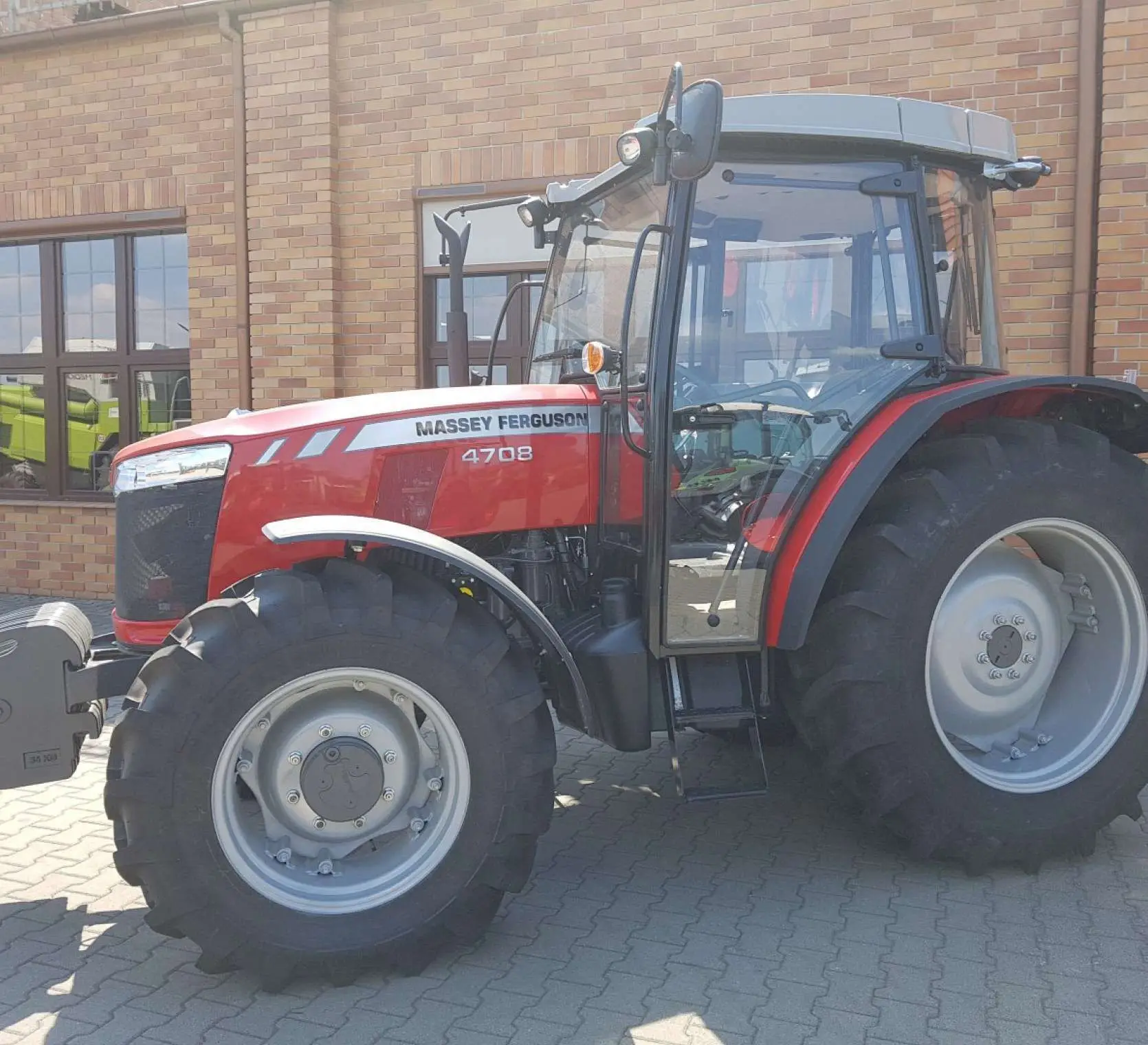 Massey Ferguson 4708 oferta z korbanek.pl