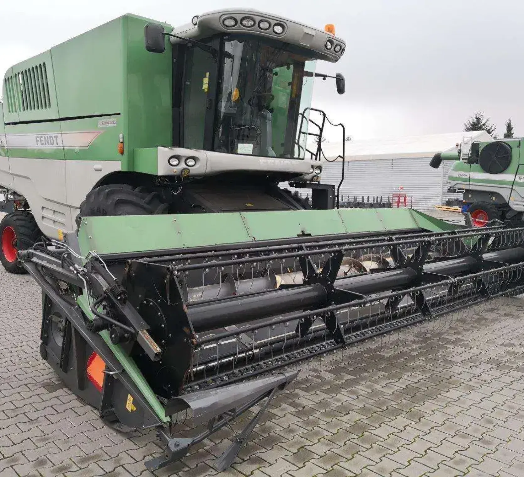 Używany kombajn z oferty www.korbanek.pl Fendt 8370 P z hederem FT 770 PF