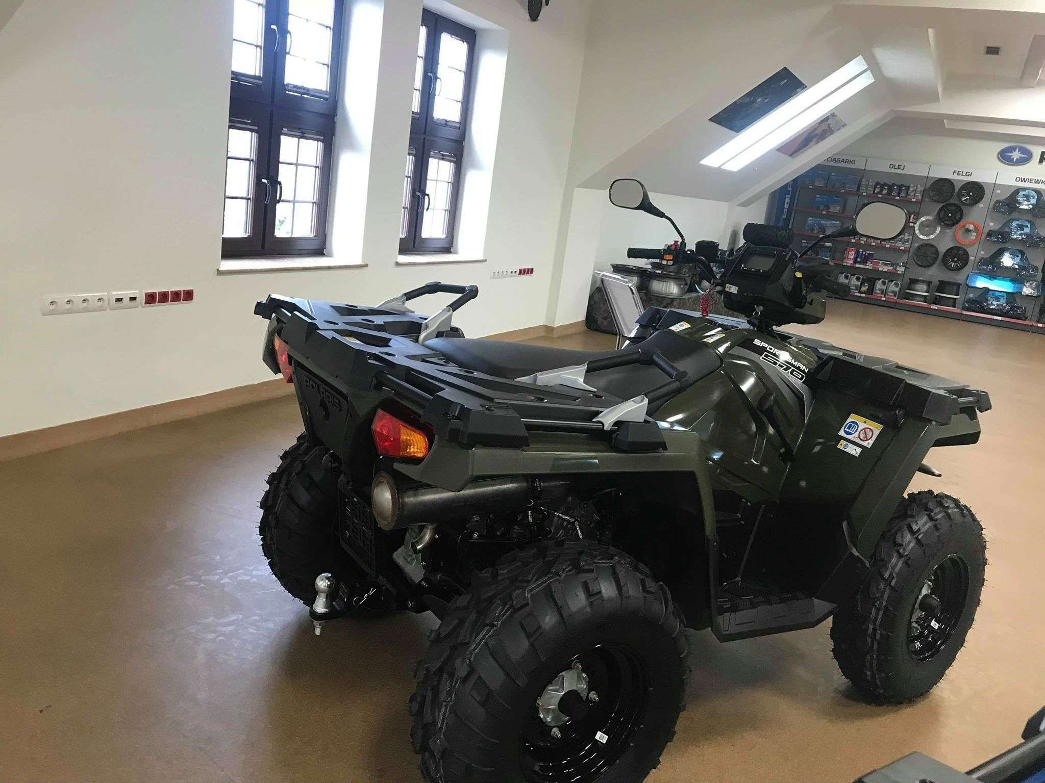 Promocja na marke polaris w firmie korbanek Quad Sportsman 570 felgi stalowe bagażniki 40,8 kg i 81,6 kg
