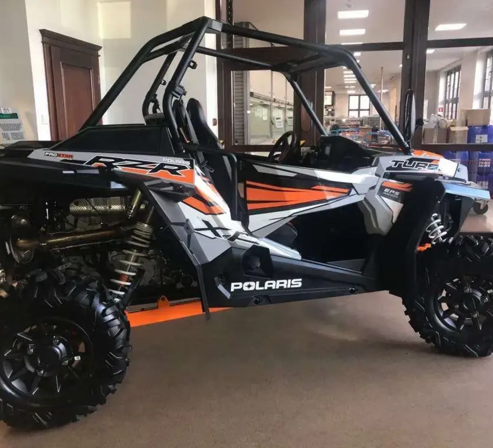 prawy bok używany Polaris RZR XP Turbo EPS srebrno pomarańczowy