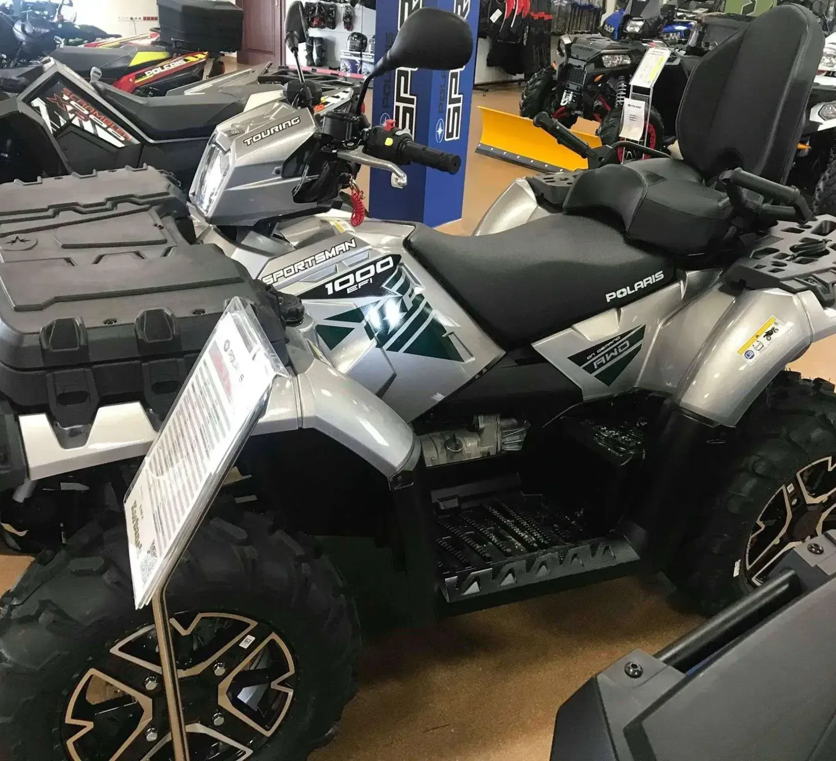 Touring XP 1000 Polaris felgi aluminiowe dodatkowy fotel pasażera lusterka boczne kolor srebrny wyciągarka 2500 LB linka stalowa Korbanek.pl