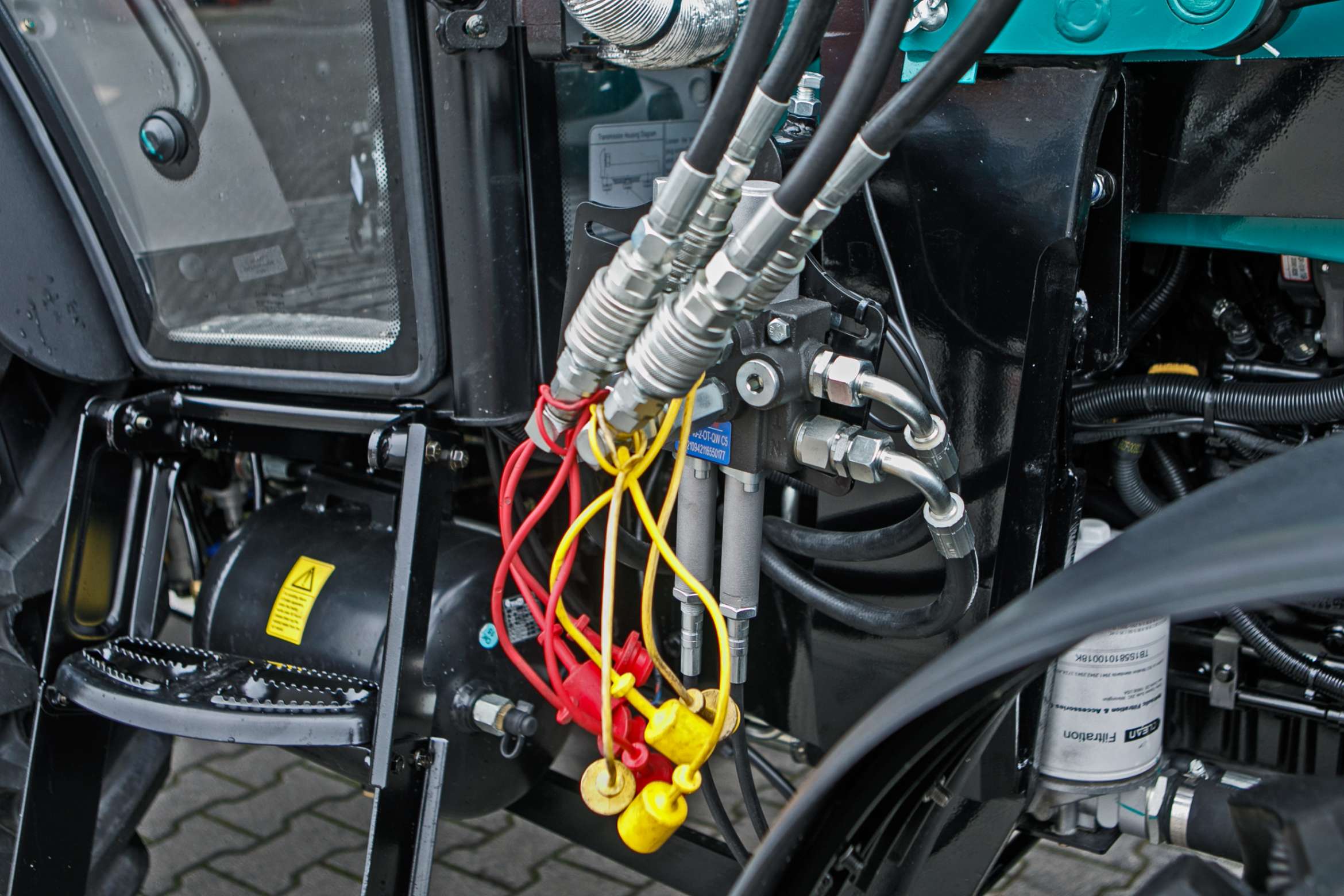 Rozdzielacz hydrauliczny ładowacza czołowego Hydramet