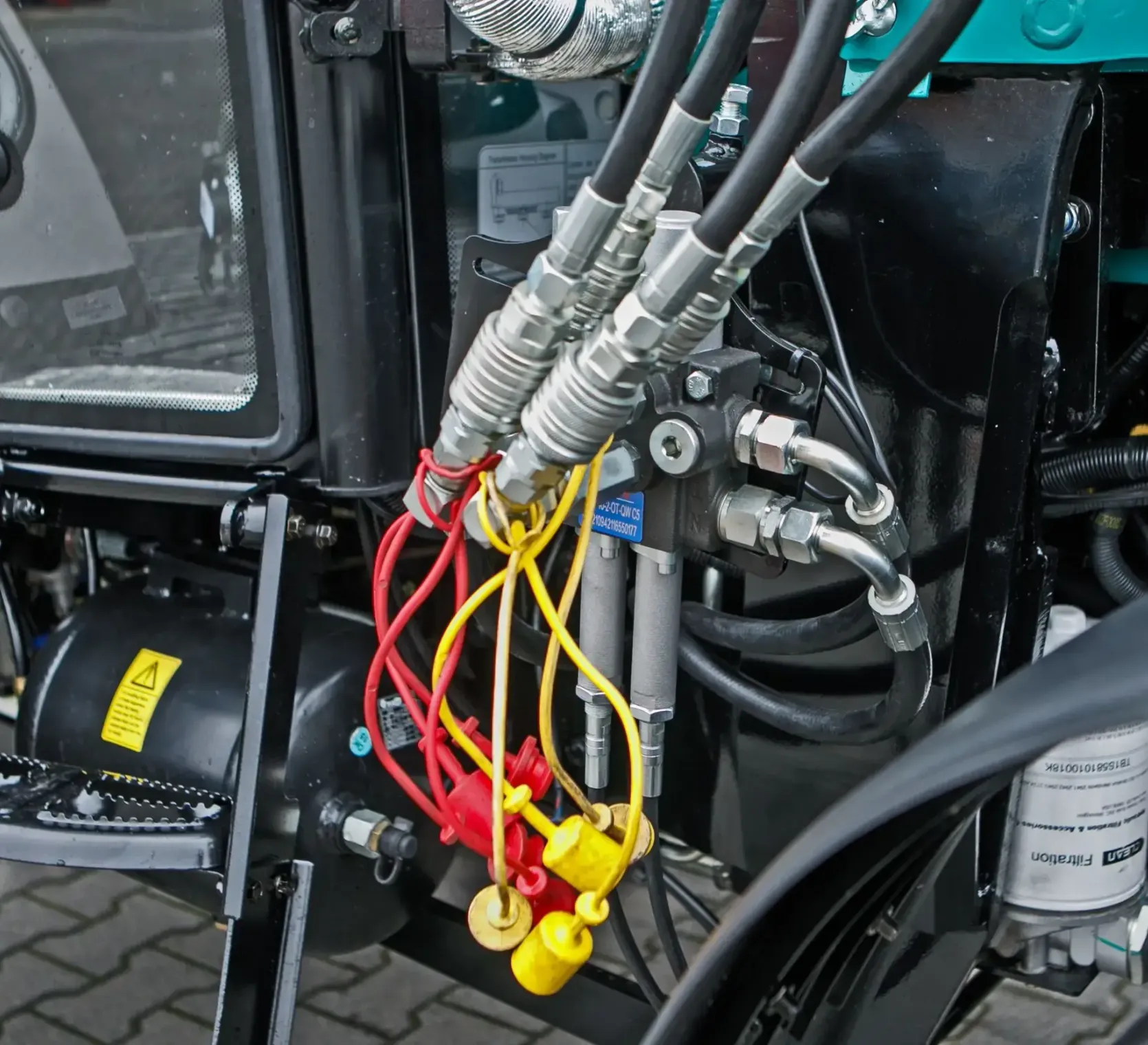 Rozdzielacz hydrauliczny ładowacza czołowego Hydramet