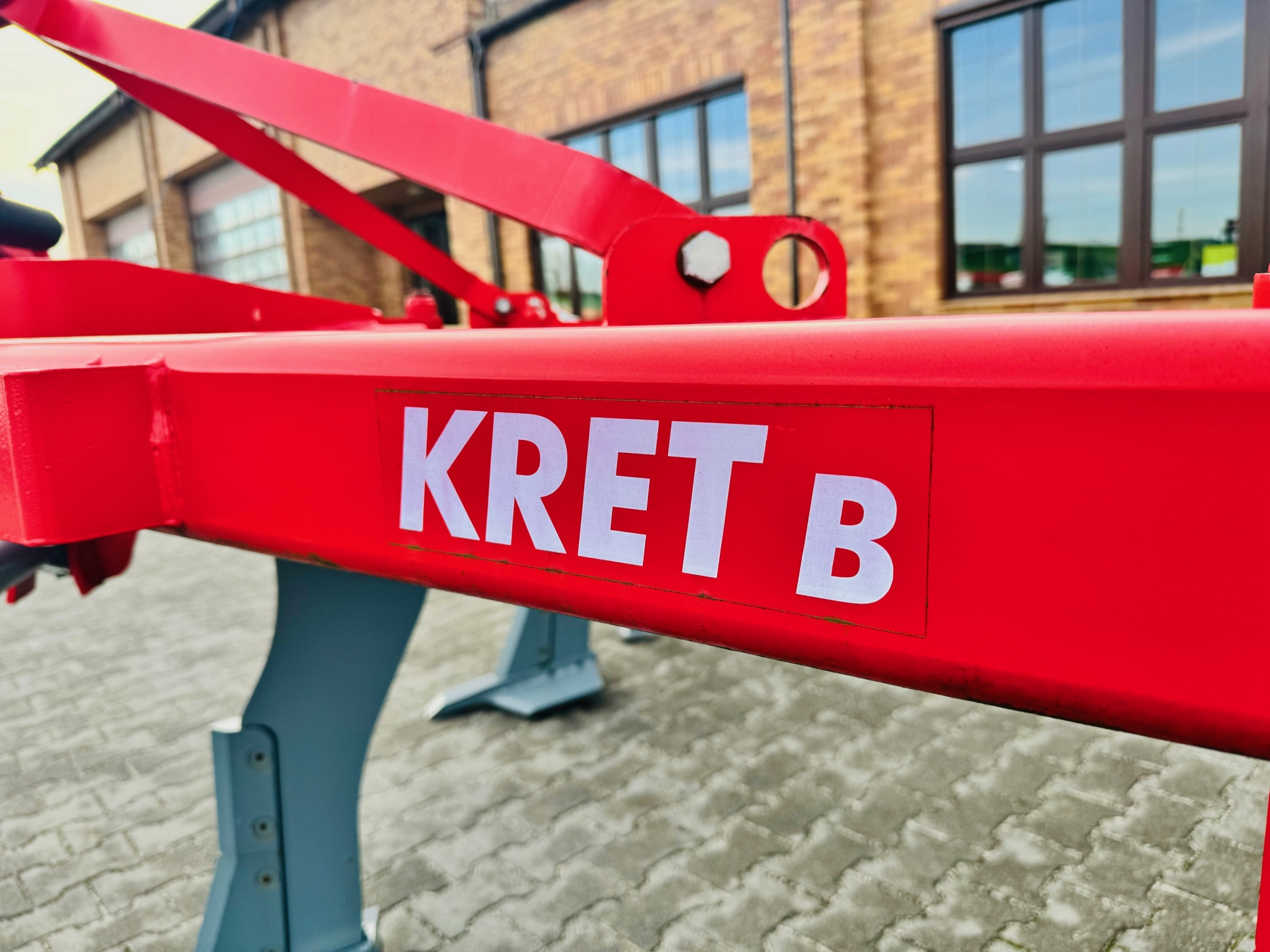 Agregat-glebosz-unia-group-kret-b-3-5-zabezpieczenie-srubowe-plac-korbanek