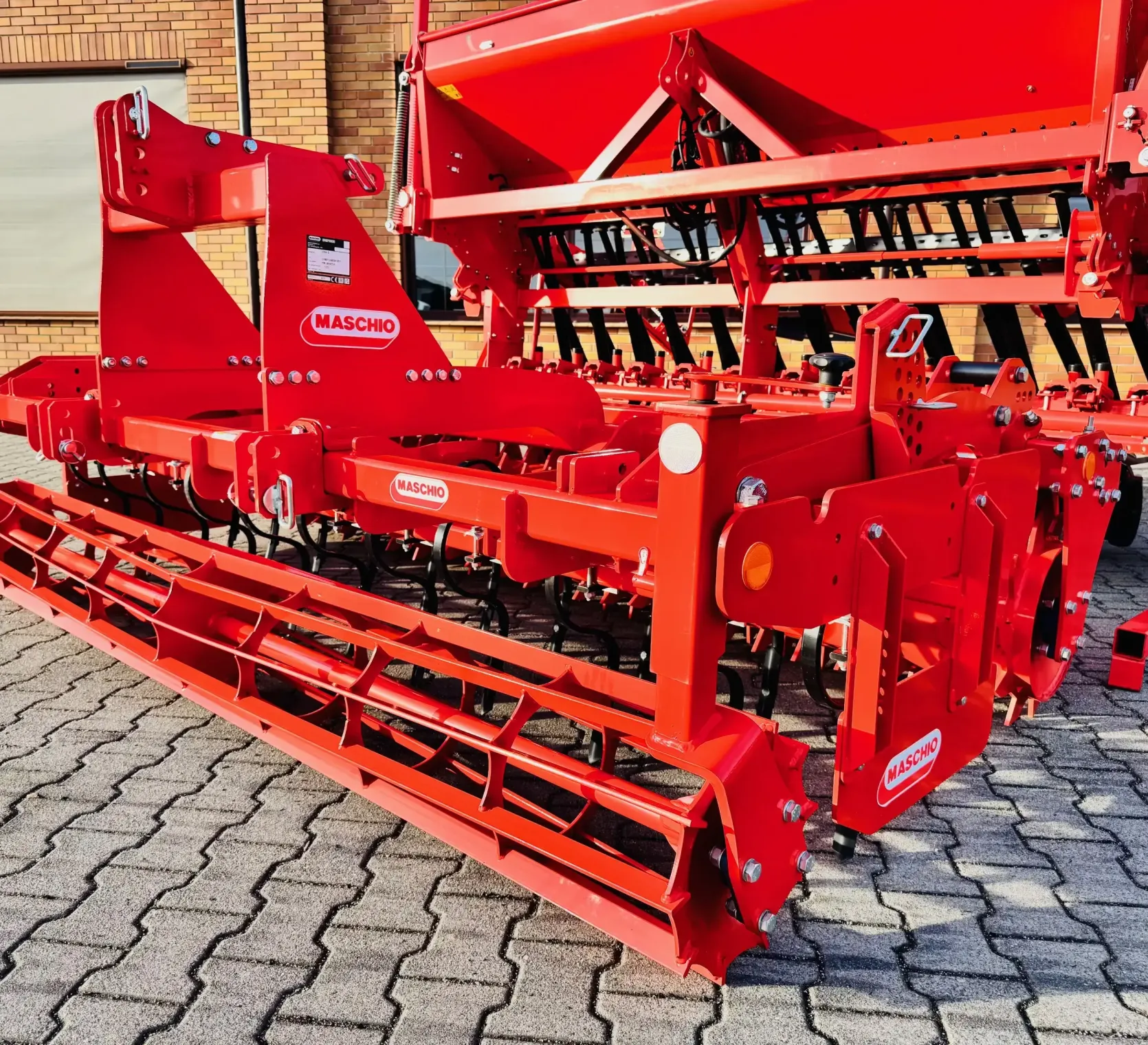 Agregat-uprawowo-siewny-zestaw-uprawowy-3-0-maschio-gaspardo-plac-firma-korbanek