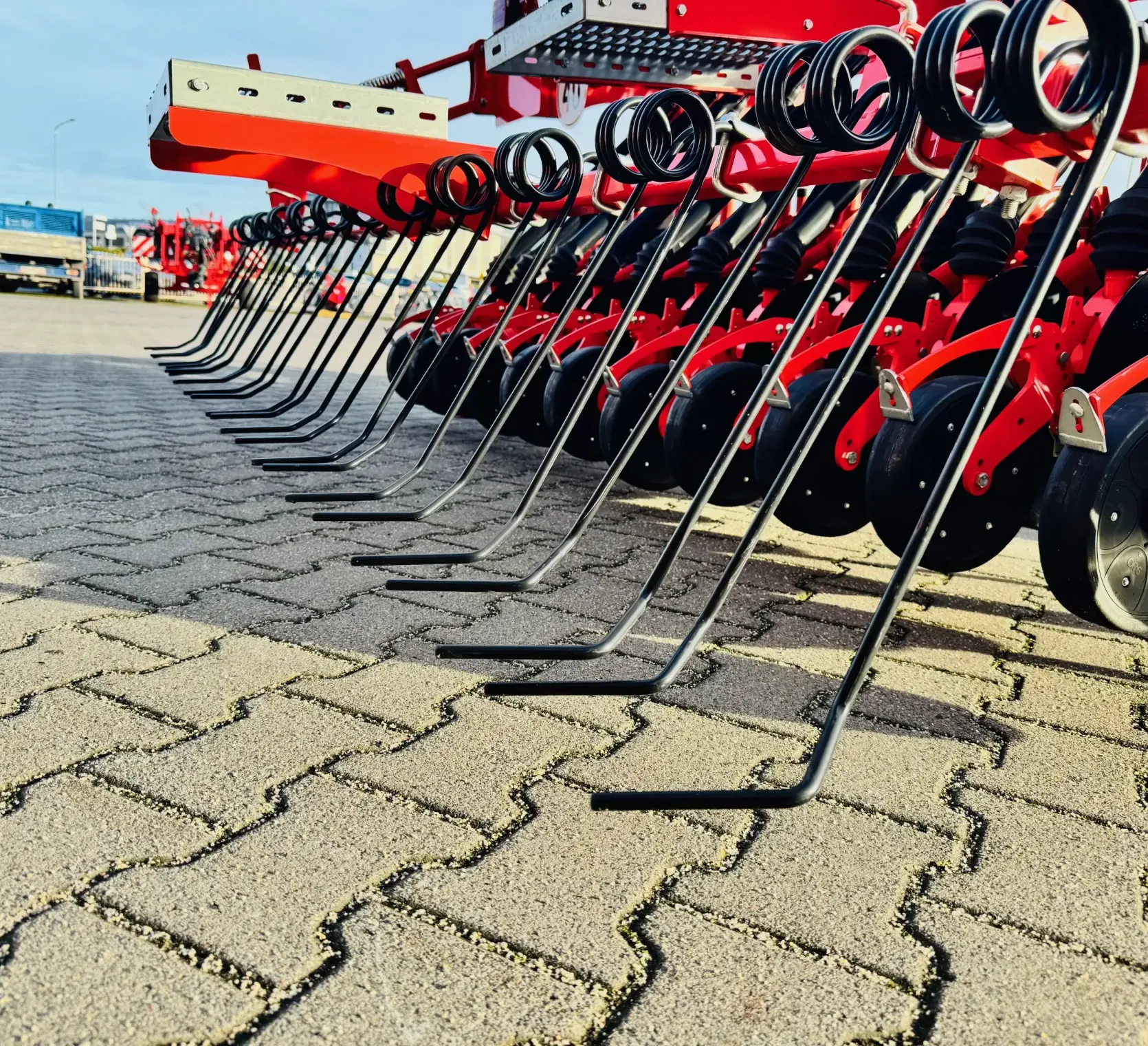 Agregat-uprawowo-siewny-zestaw-uprawowy-3-0-maschio-gaspardo-plac-firma-korbanek