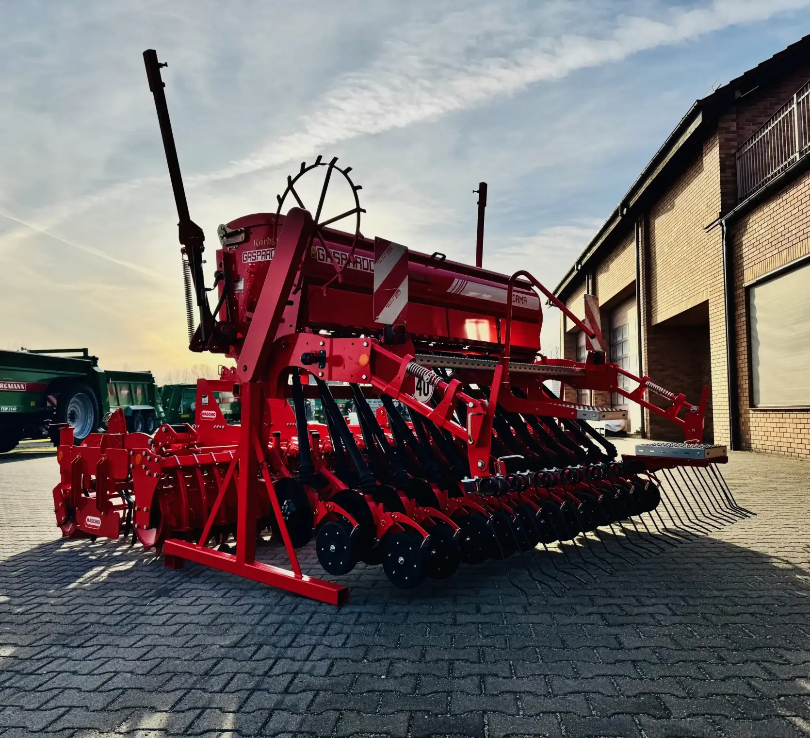 Agregat-uprawowo-siewny-zestaw-uprawowy-3-0-maschio-gaspardo-plac-firma-korbanek