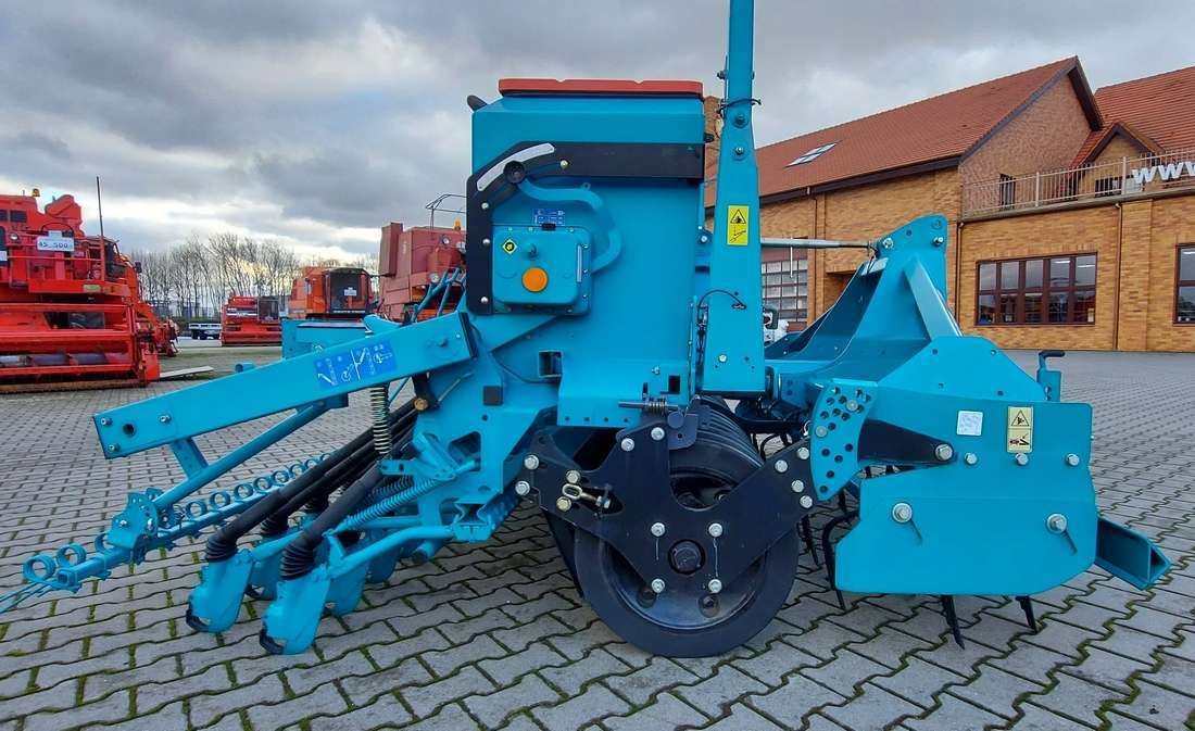Agregat uprawowo-siewny mechaniczny bierny 3m