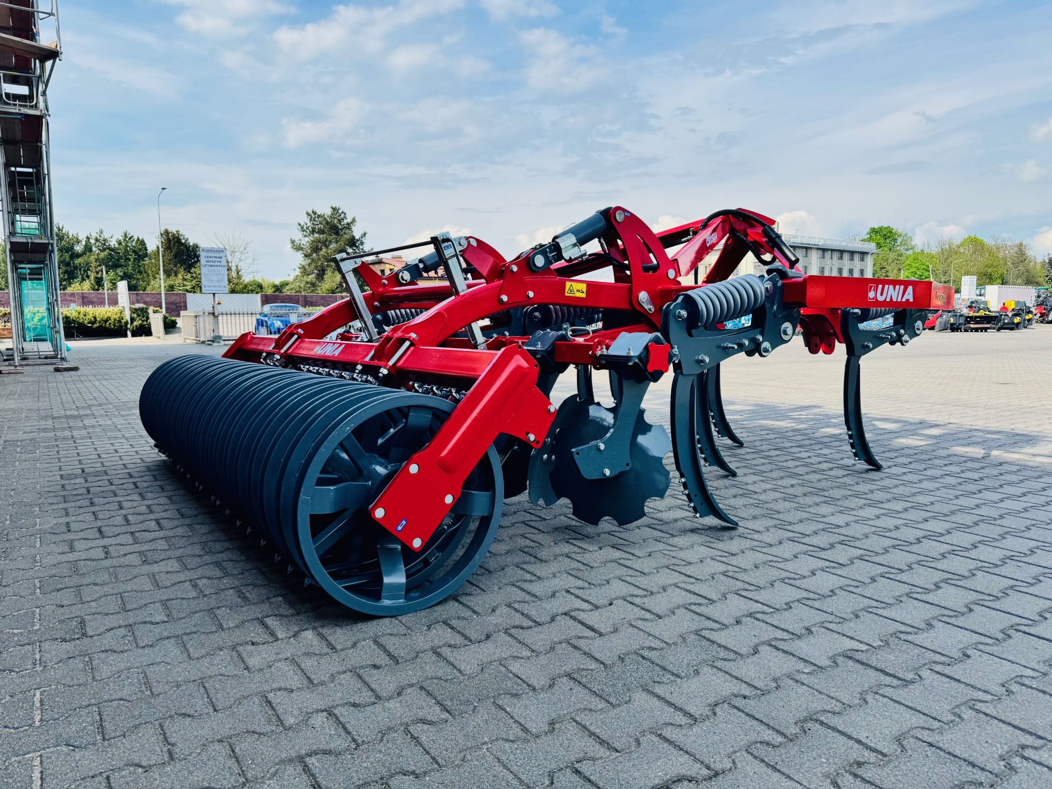 Agregat-zebowy-unia-group-cross-II-3-0-m-uprawa-uproszczona-bezorkowa-nowy-model-plac-firma-korbanek