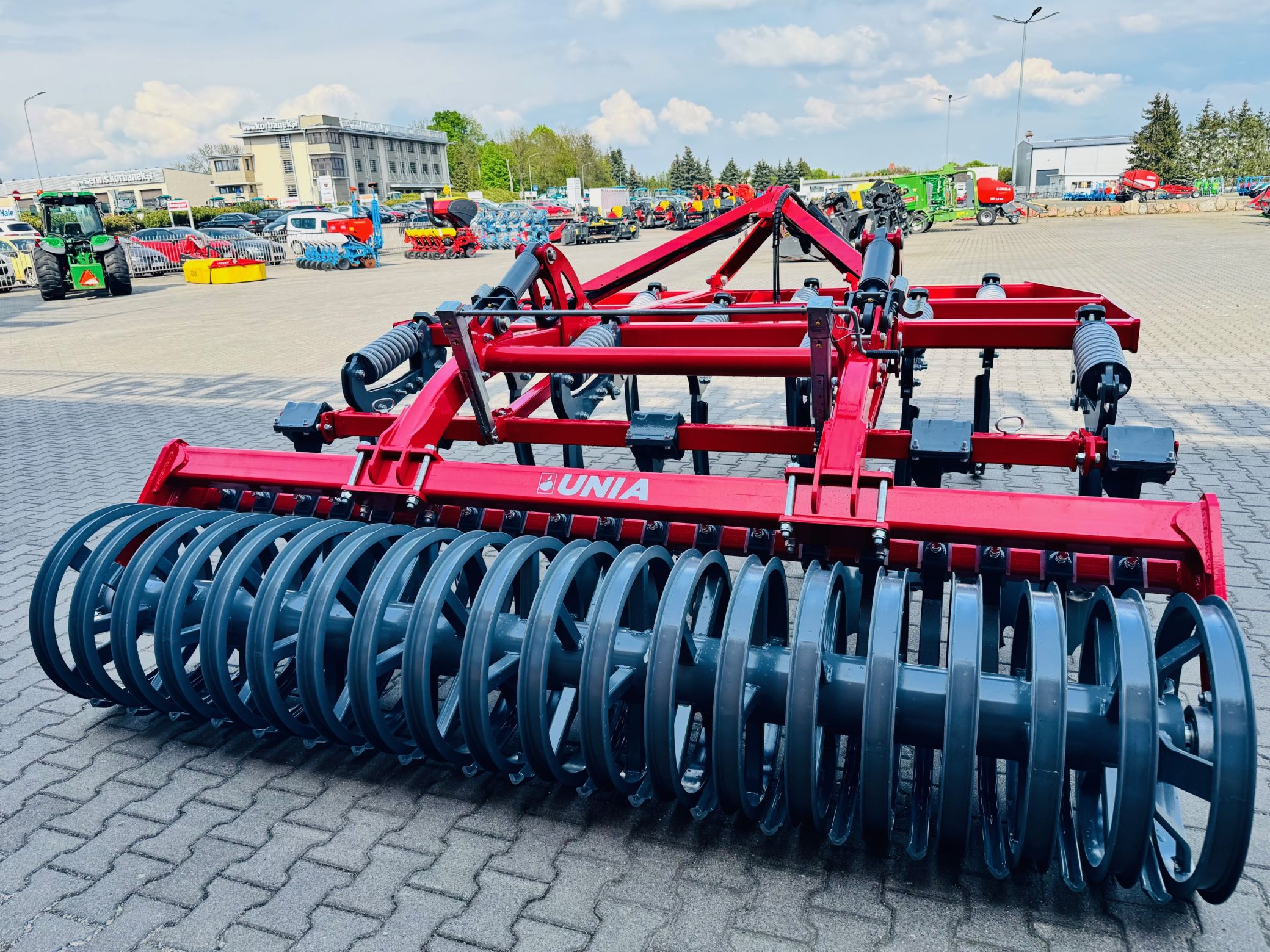 Agregat-zebowy-unia-group-cross-II-3-0-m-uprawa-uproszczona-bezorkowa-nowy-model-plac-firma-korbanek