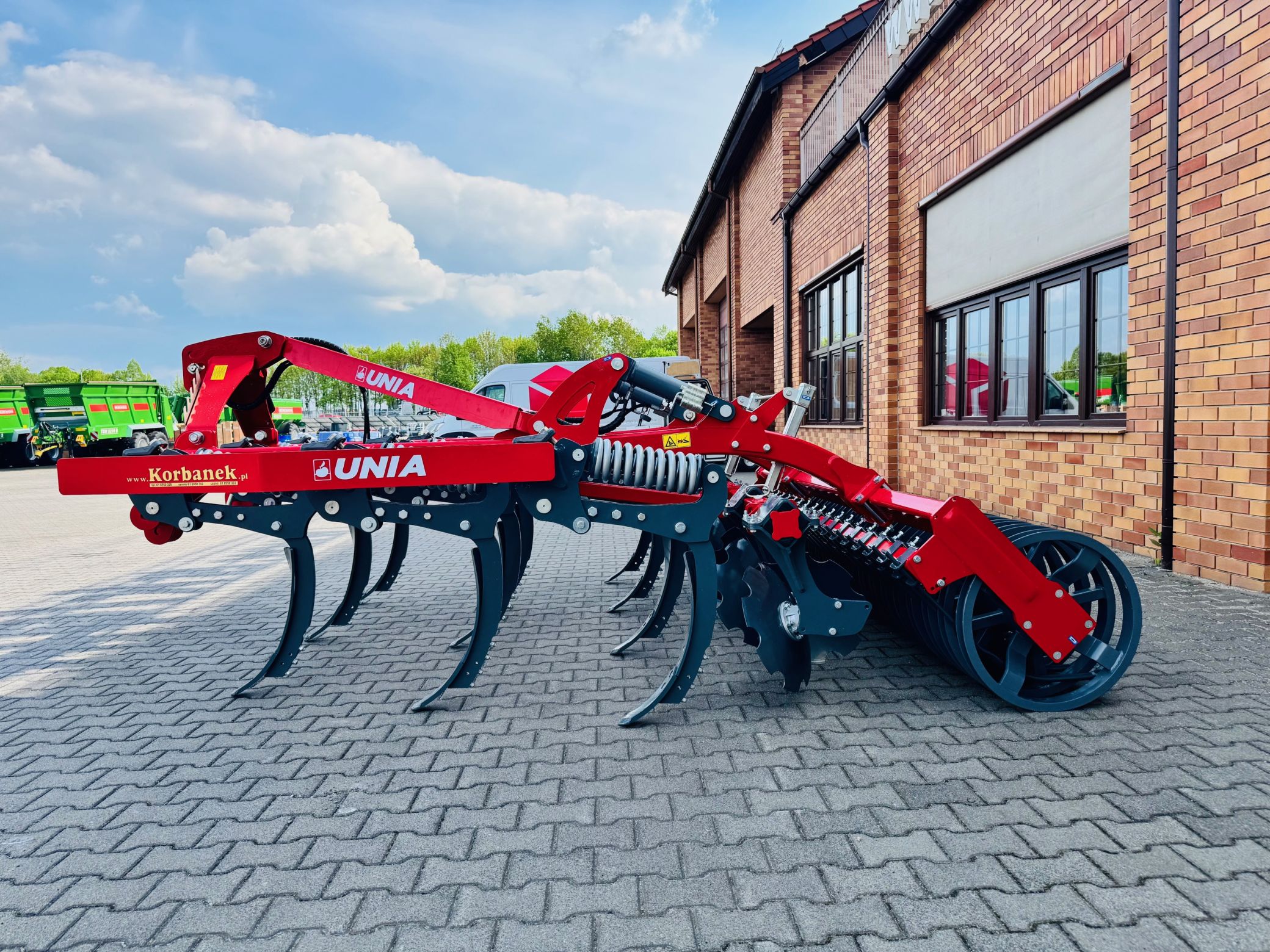 Agregat-zebowy-unia-group-cross-II-3-0-m-uprawa-uproszczona-bezorkowa-nowy-model-plac-firma-korbanek